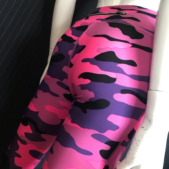 Re-Activate Pink/Purple/Black Camouflage Capris Yoga Workout Tights Size XS - Picture 6 of 8